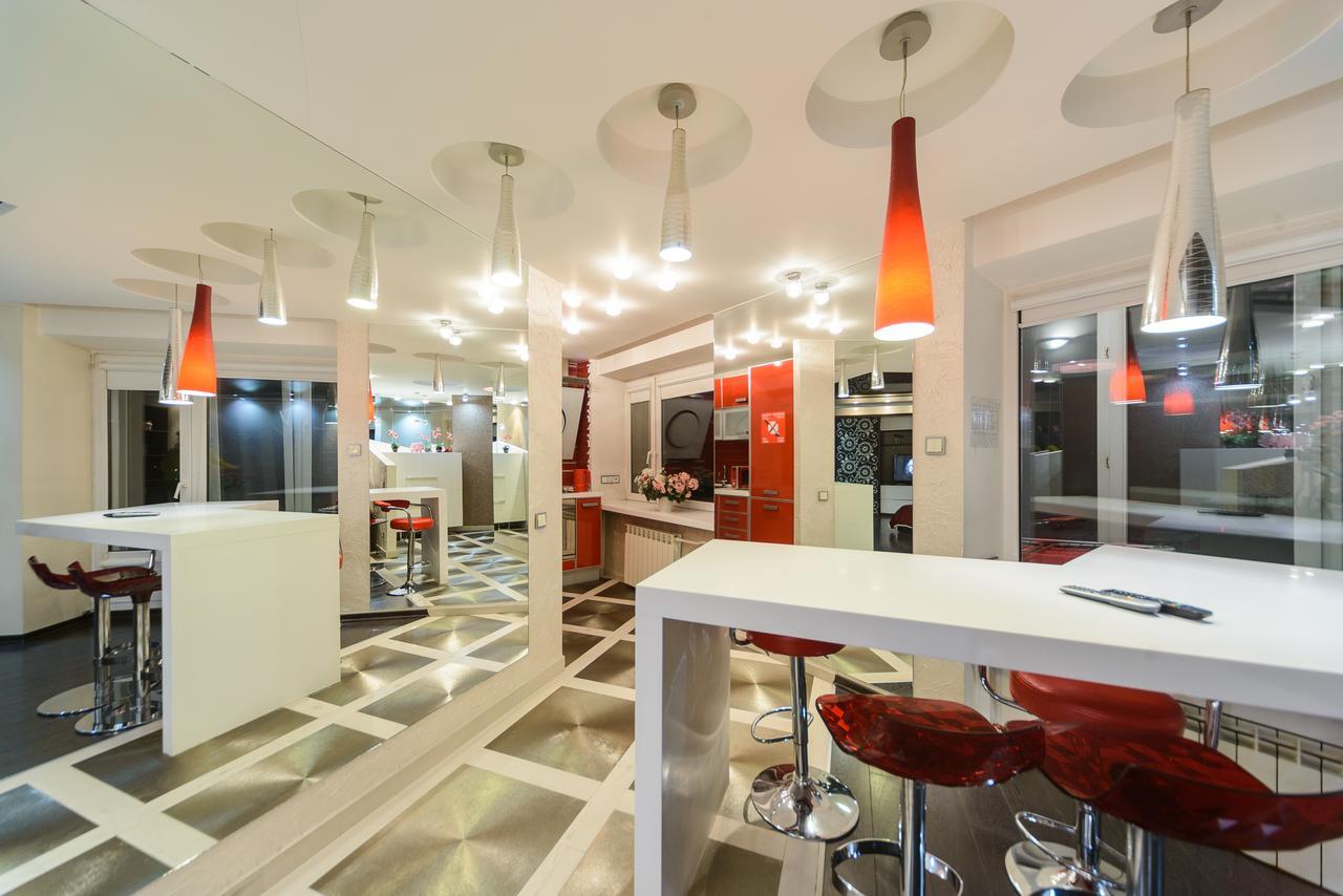 Real Home Apartmens - Podil Promenade Kiev Bagian luar foto